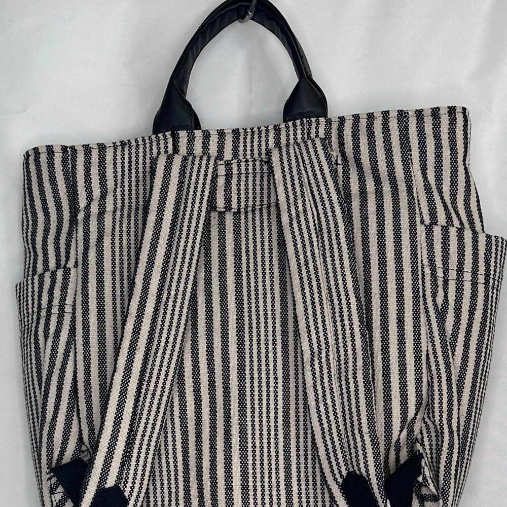 Universal Thread Utility Style Square Backpack - image 1